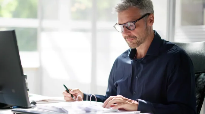Professionnel Libéral Informant La CIPAV D’un Cumul Emploi-retraite Avec Son Ordinateur Portable