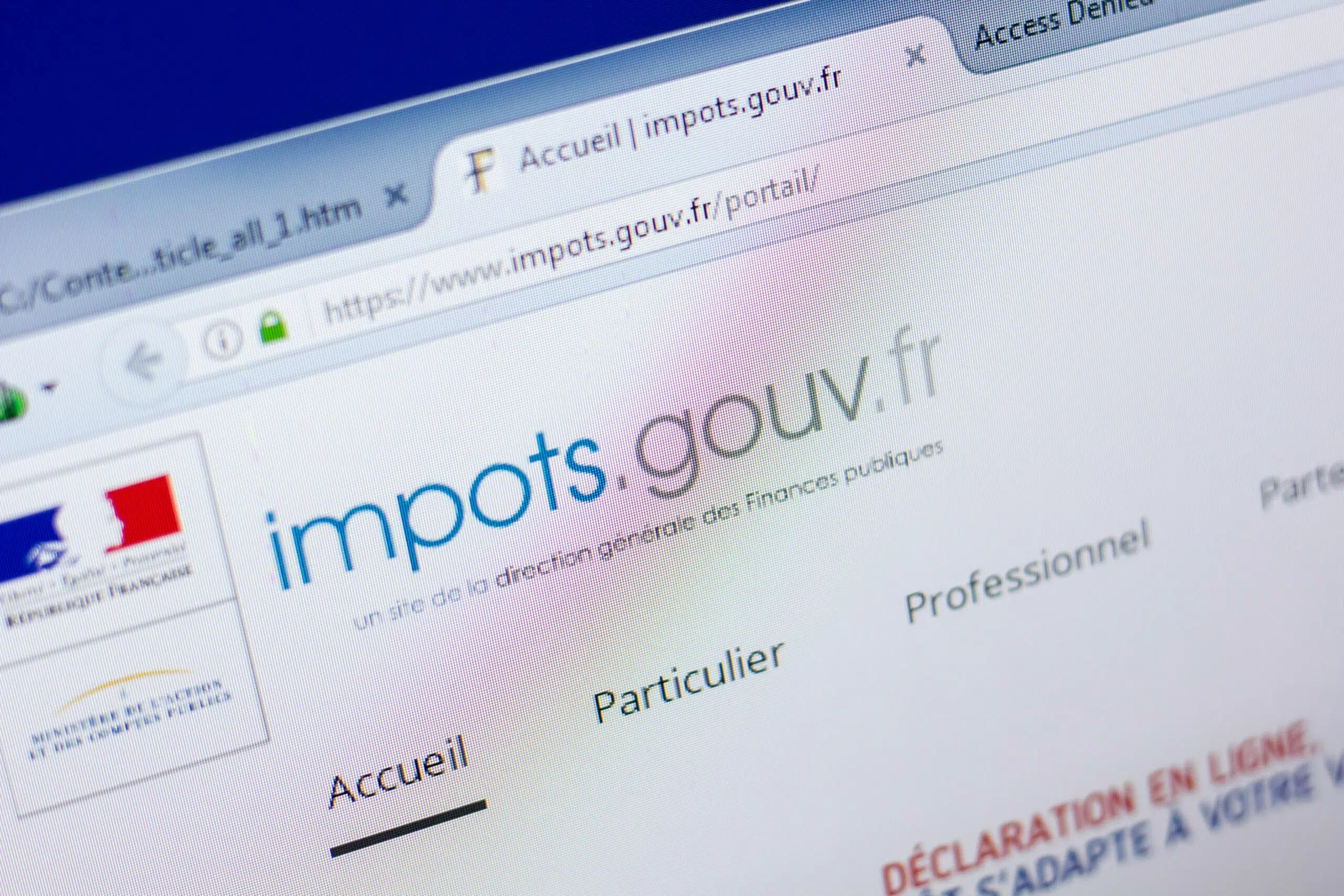 Capture d’écran du site impots.gouv.fr montrant l’interface de déclaration des revenus avec les cases 1AS, 1BS et 1AT pour les pensions de retraite.