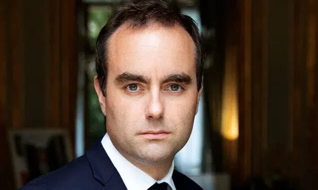 Sébastien Lecornu, Premier Ministre, Annonce La Suspension De La Réforme Des Retraites Lors De Sa Déclaration De Politique Générale En Octobre 2025.