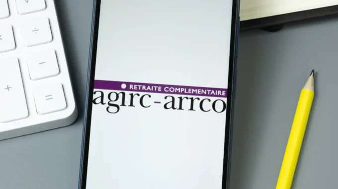 Consultation Du Montant De La Retraite Complémentaire Agirc-Arrco Sur Smartphone En 2025