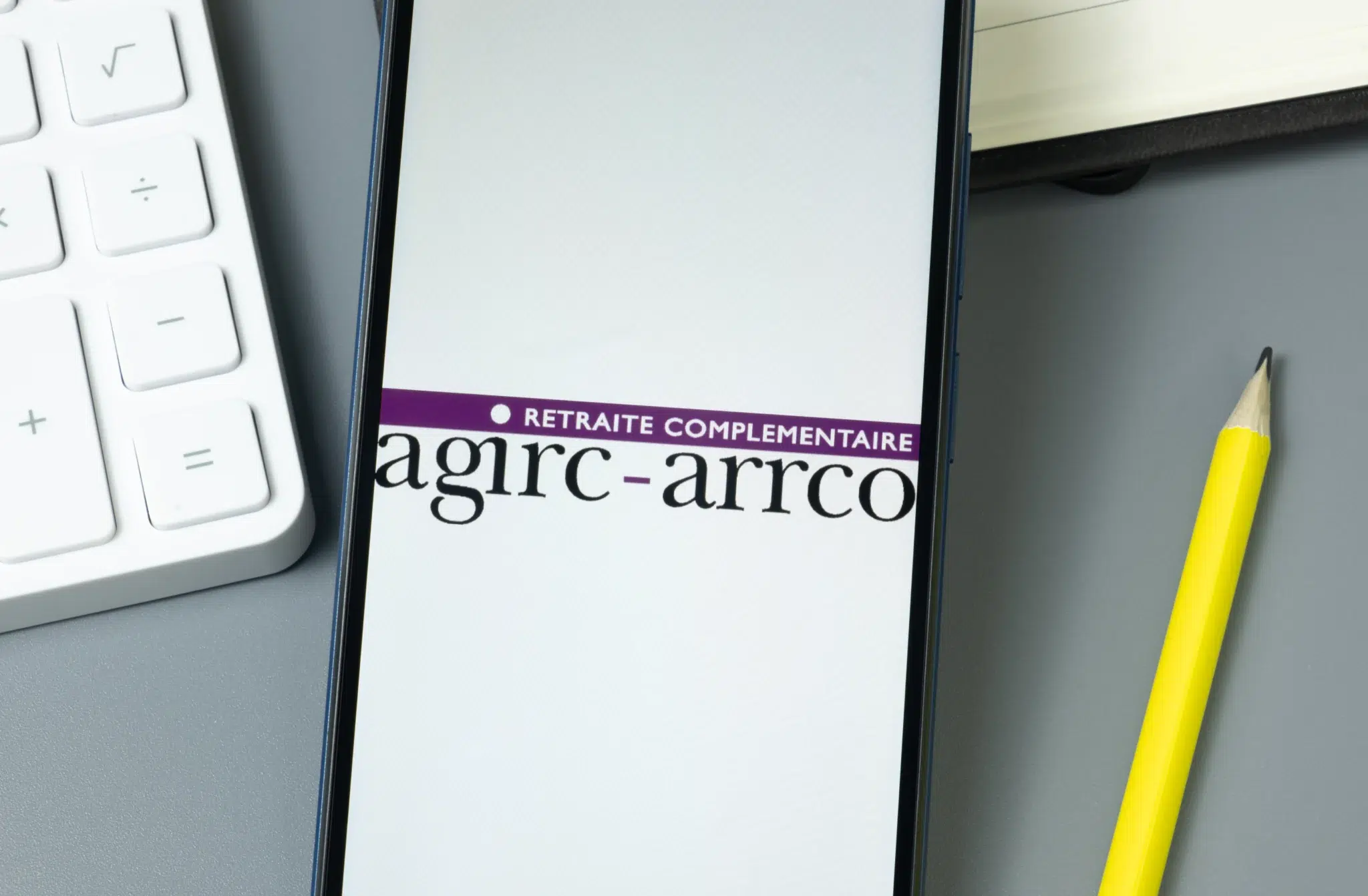 Consultation du montant de la retraite complémentaire Agirc-Arrco sur smartphone en 2025